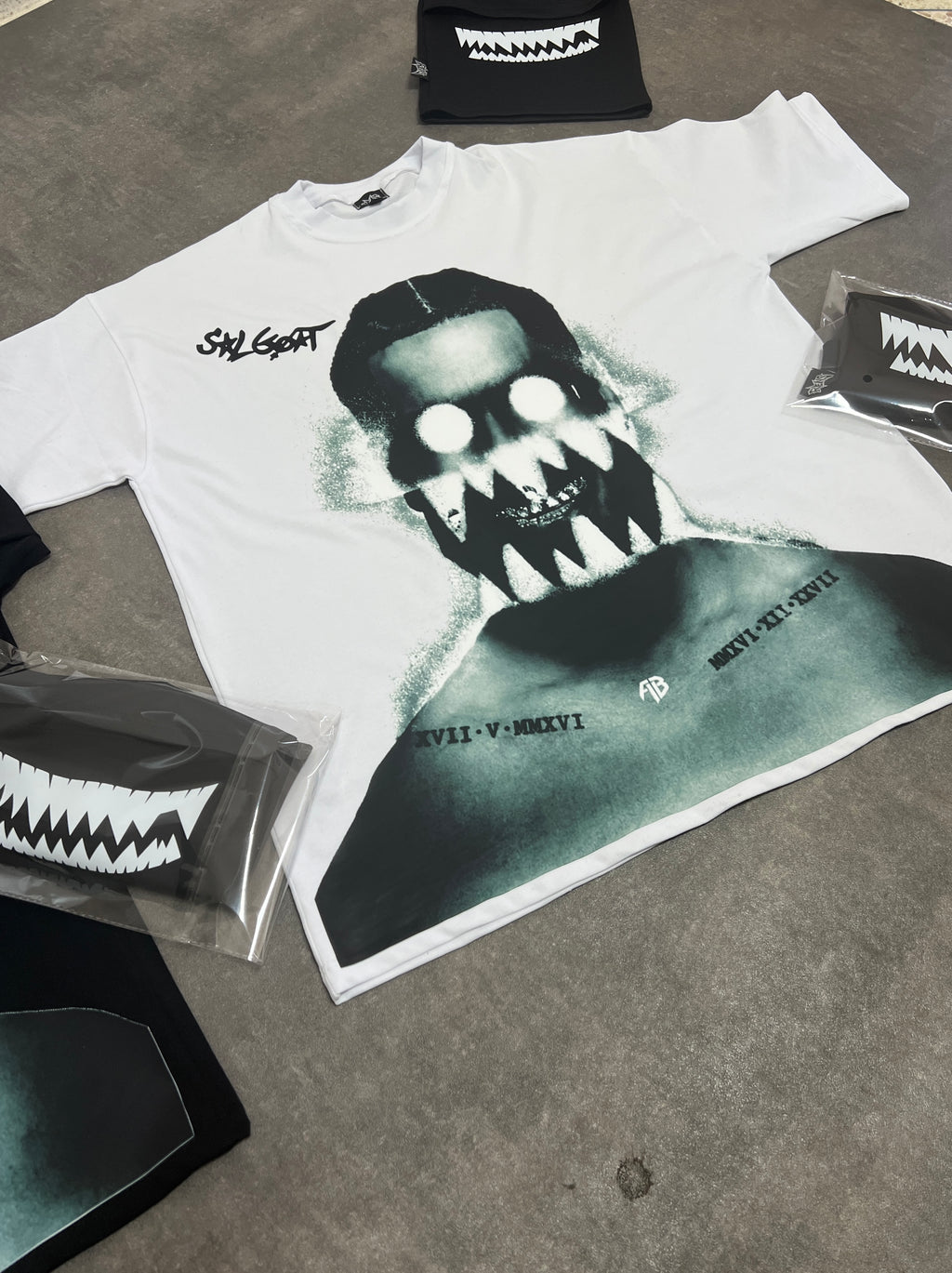 PACK SALGOAT t-shirt + cagoule 🎁