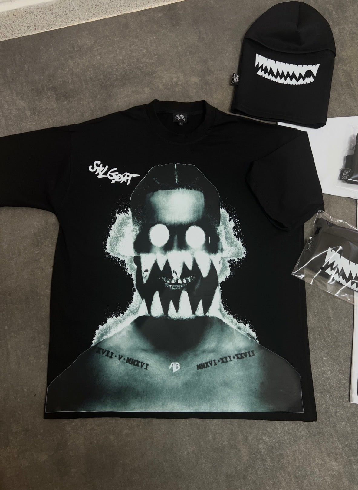 PACK SALGOAT t-shirt + cagoule 🎁
