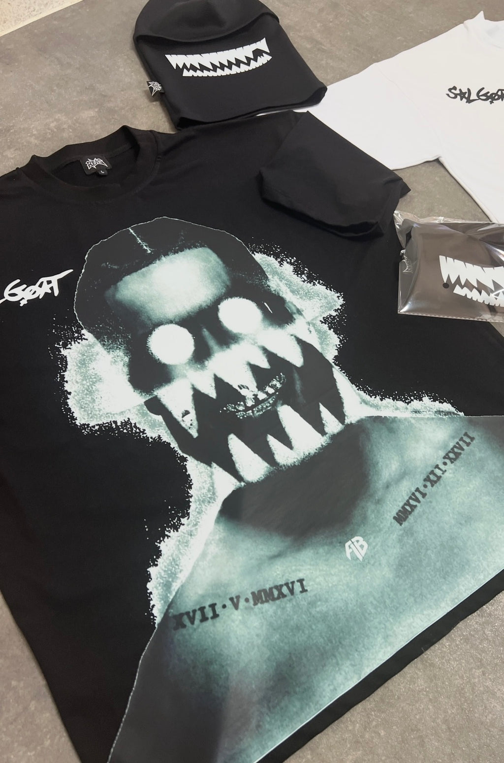 PACK SALGOAT t-shirt + cagoule 🎁